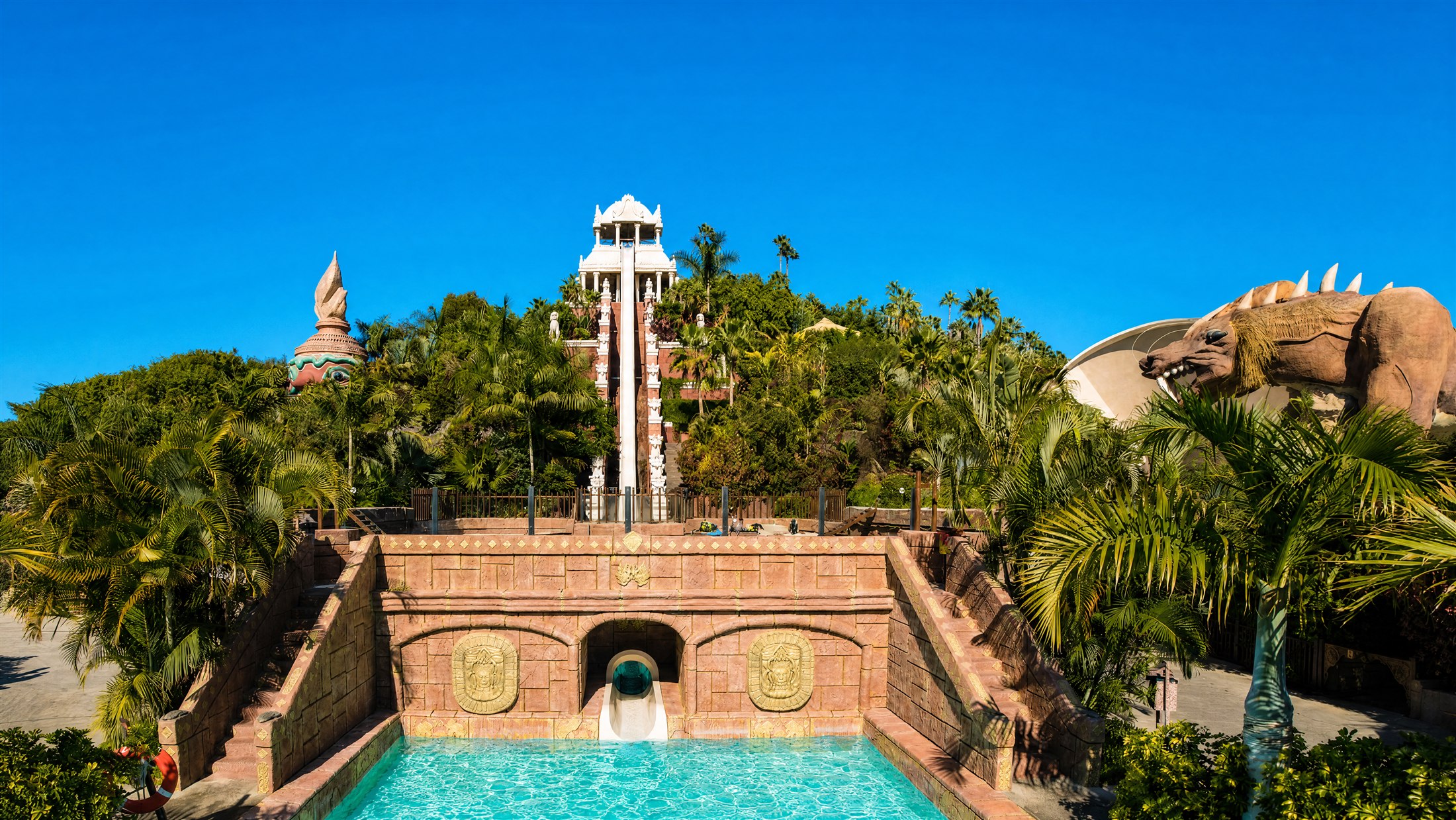 Tower of Power entre jardines tropicales de Siam Park